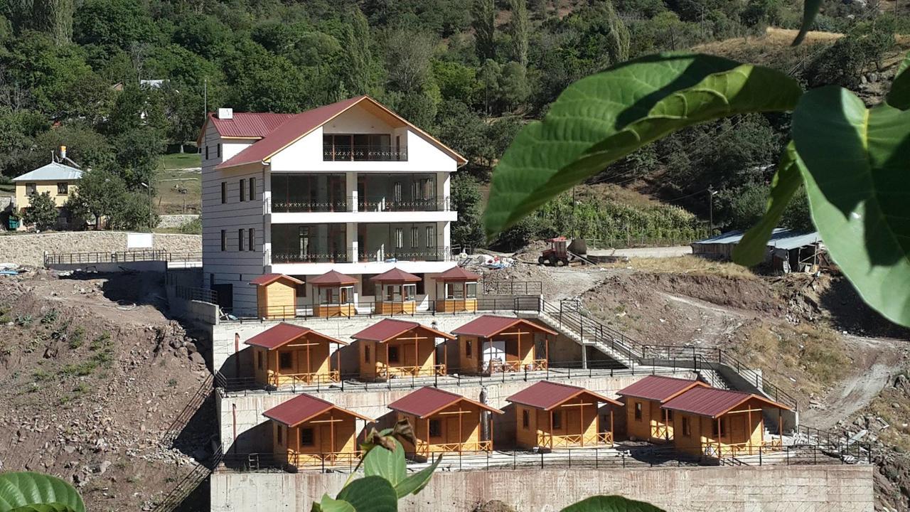 Karsi Bahce Hotel Sebinkarahisar Exterior photo